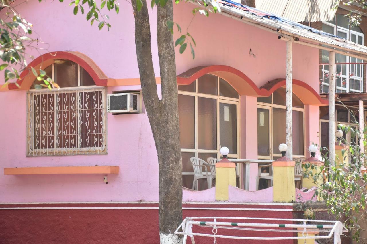Green Hill Resort Matheran Extérieur photo